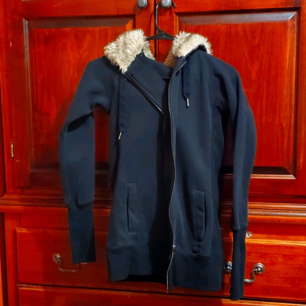 Long black zip up hoodie with faux fur